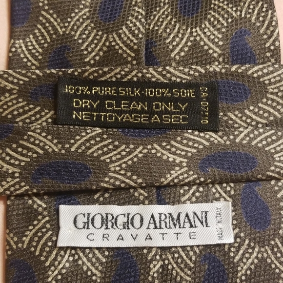 Giorgio Armani 100% silk tie - Picture 5 of 6